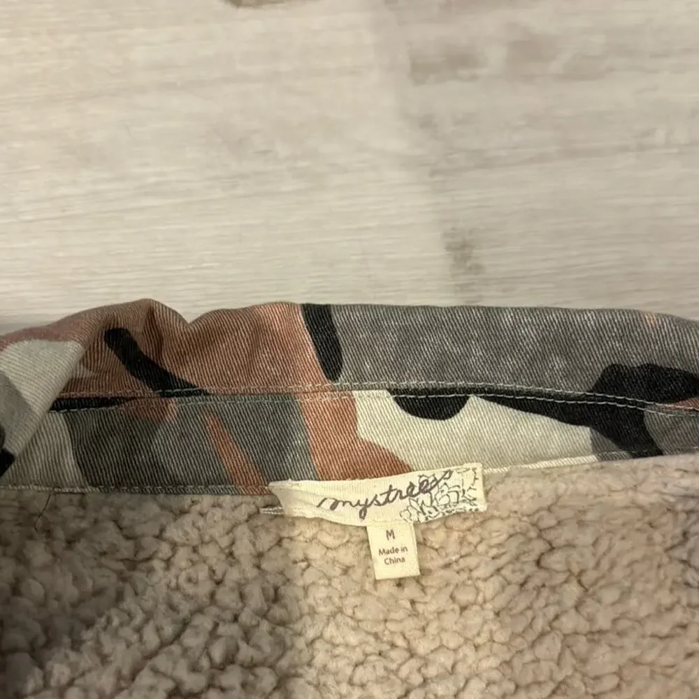 Mystrees Pre Loved Camouflage Denim Women's Jacket. - Picture 7 of 12